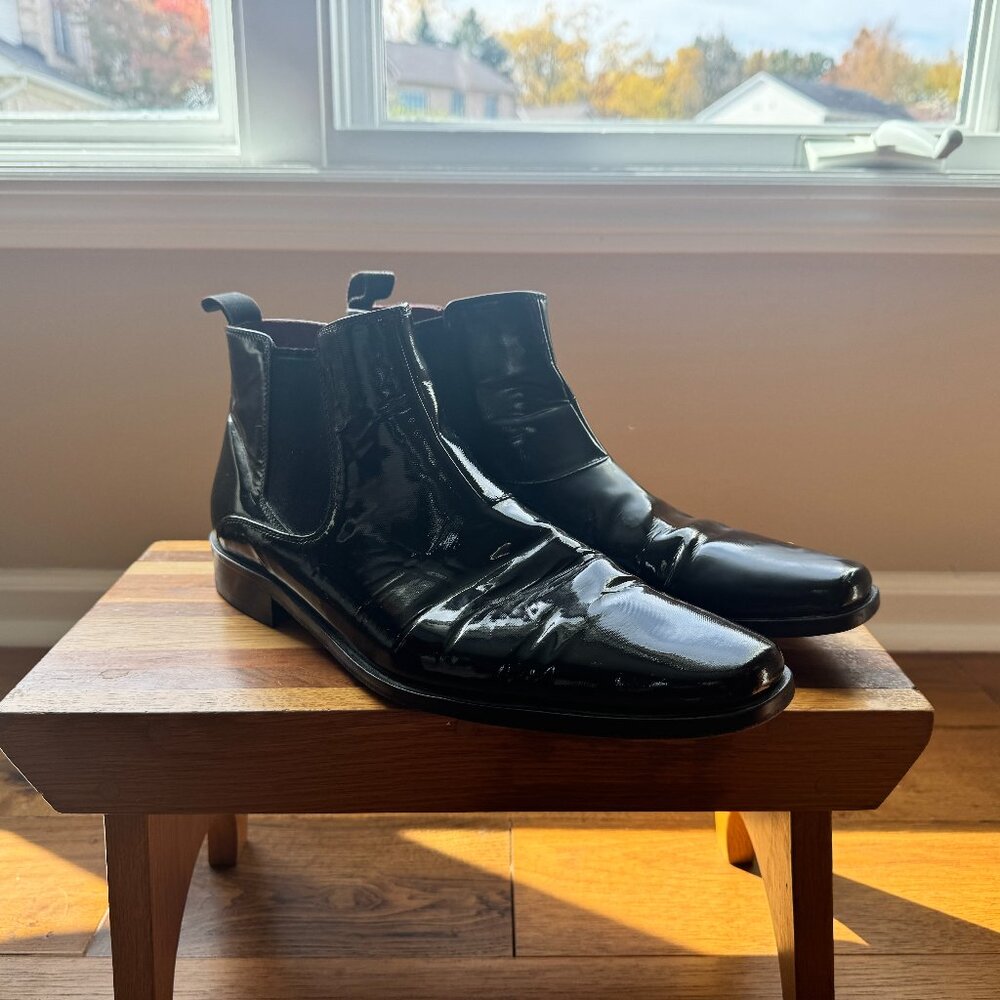 HUGO BOSS MENs PATENT LEATHER CHELSEA BOOTS